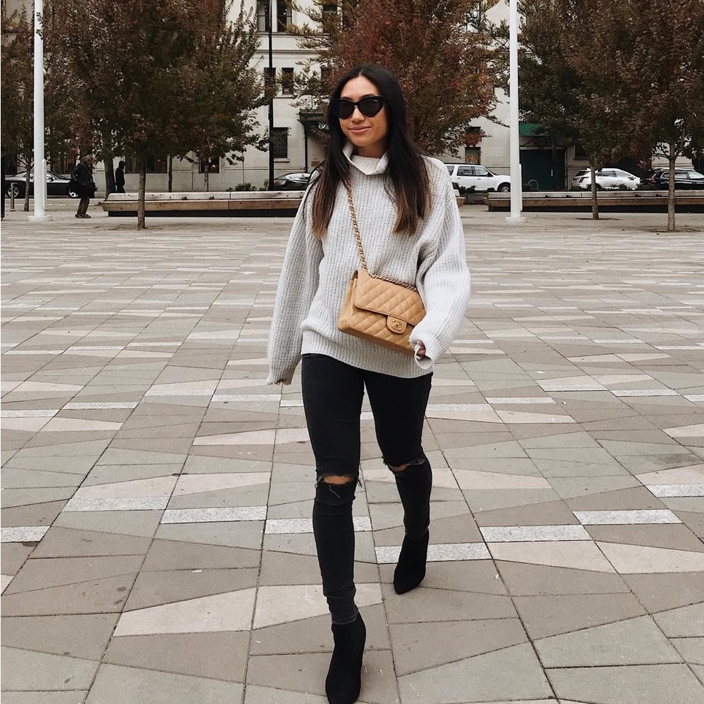 Aritzia Wilfred grey montpellier sweater